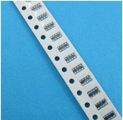 0603 贴片排阻 8p4r 330欧姆(331)5% 0603*4 (100只/4元)