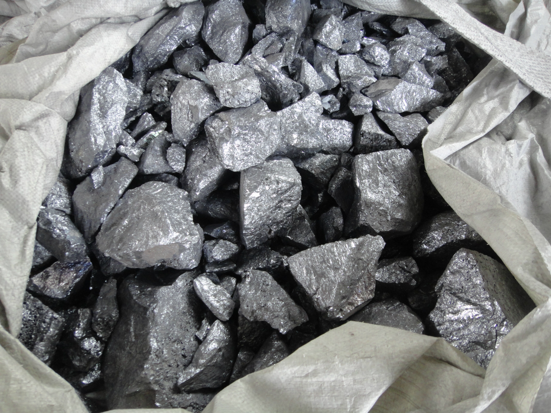 厂家生产金属硅 441 3303 22202 可长期供应金属硅 现货稳定