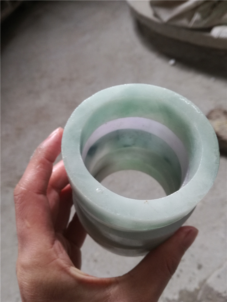 翡翠毛料胚玉石翡翠玉石玉镯胚子展销会庙会现场打磨玉镯