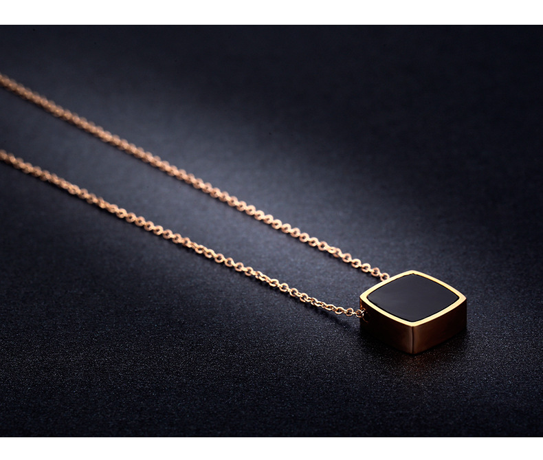 简约方块黑色镀玫瑰金项链女方形欧美钛钢彩金项链锁骨链饰品