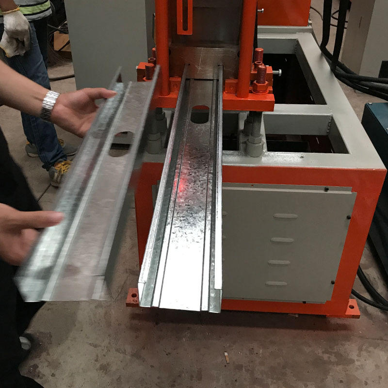 高精75龙骨机轻钢龙骨机别墅龙骨机轻钢龙骨设备隔墙龙骨机