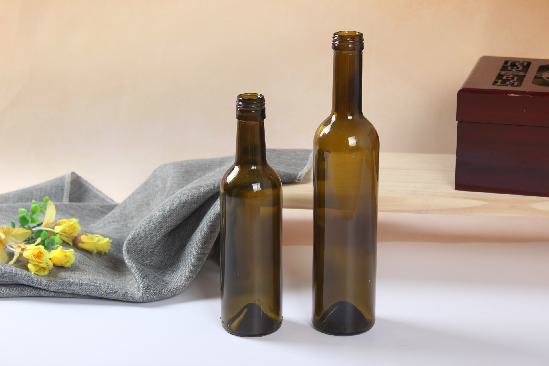 厂家批发圆柱形红酒瓶茶色密封瓶玻璃瓶自酿饮料瓶油瓶料酒瓶定制