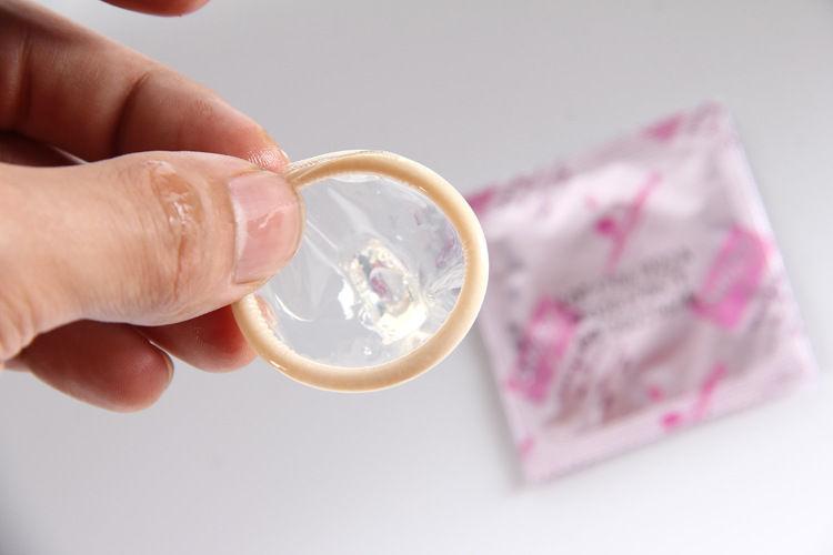 超薄散装避孕套水溶性大油量超薄安全套玻尿酸超薄润滑性用品批发