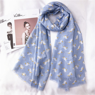 春秋韩版粉蓝色可爱鹈鹕图案长款棉麻围巾防晒披肩多功能