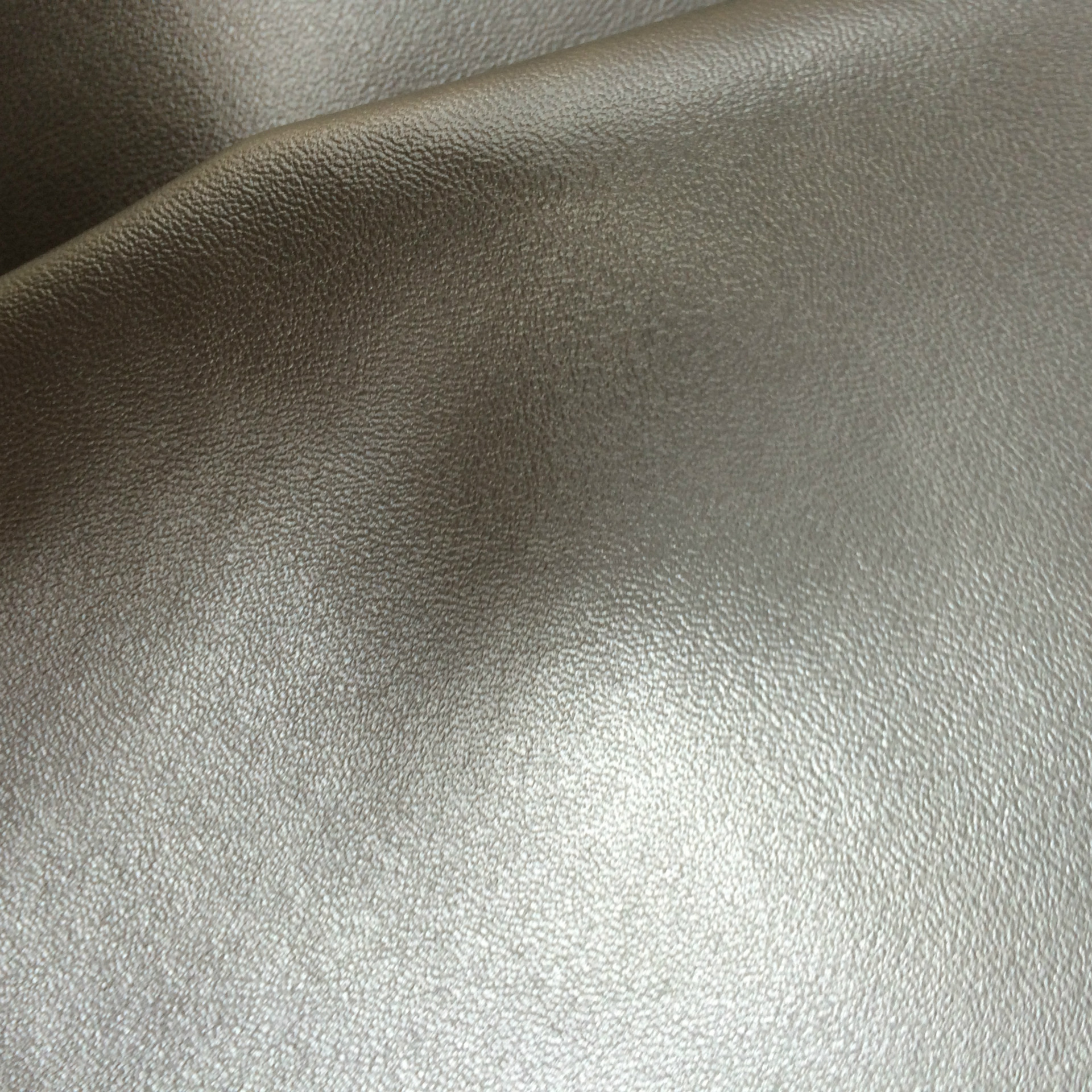 皮革生产厂家现货直销银色pu皮 0.6 箱包鞋帽服装软包家具特惠