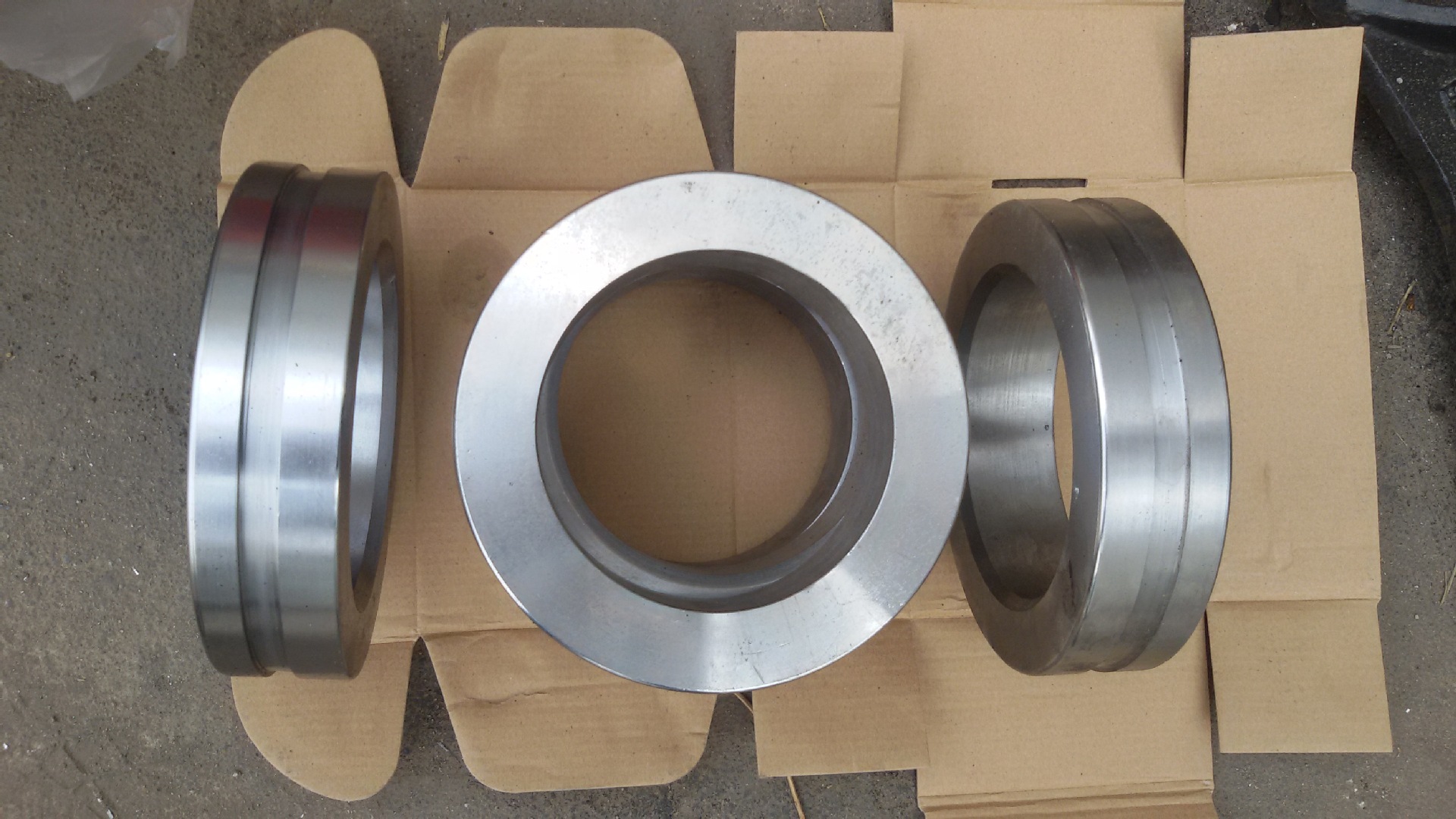 供应重汽豪威60矿发动机配件tz56077000079油封座