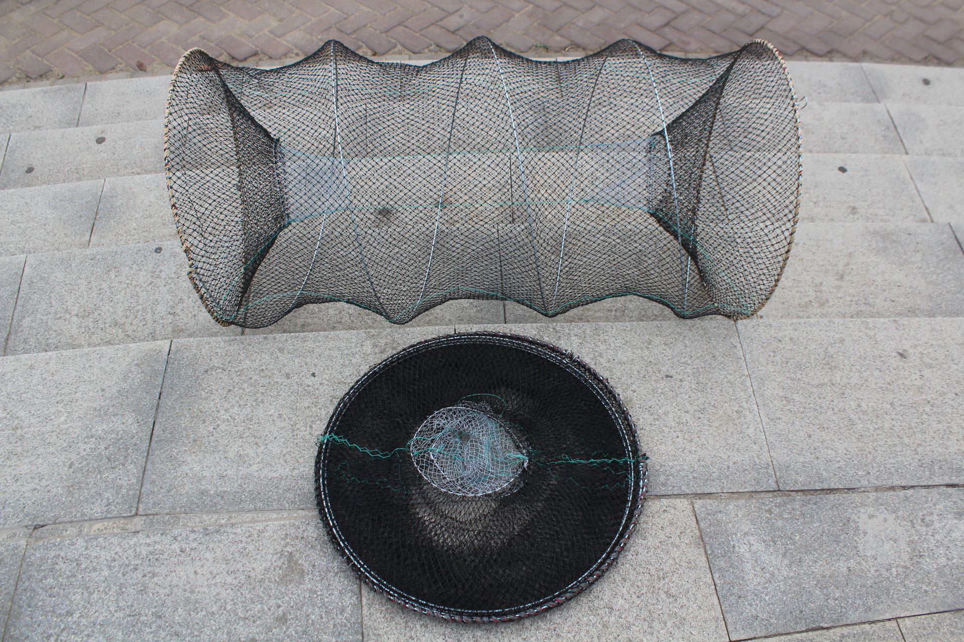 捕鱼网鱼笼折叠鱼网渔网手抛网鱼袋捕鱼笼