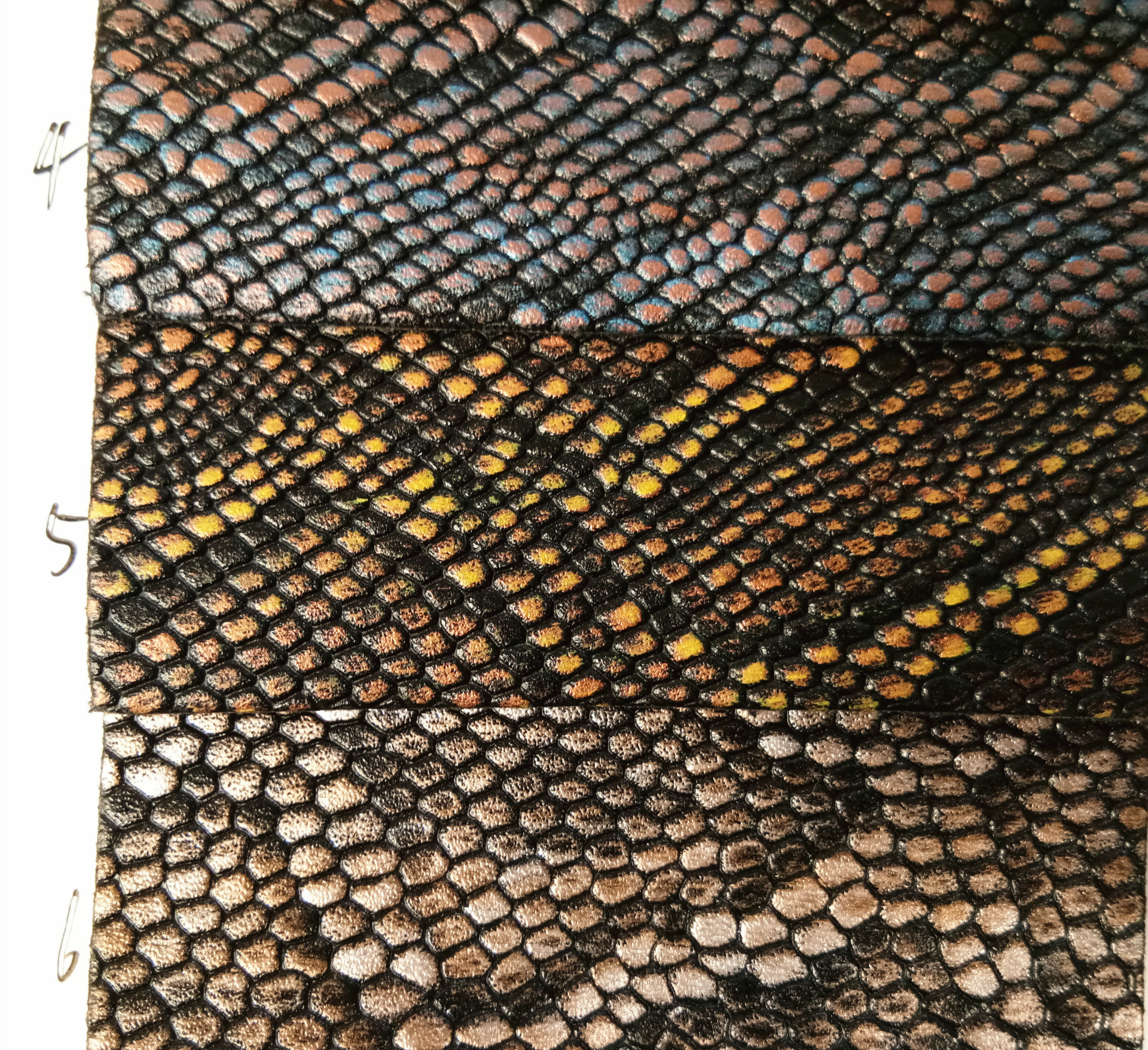 1mm毛底仿古花蛇纹pu人造革