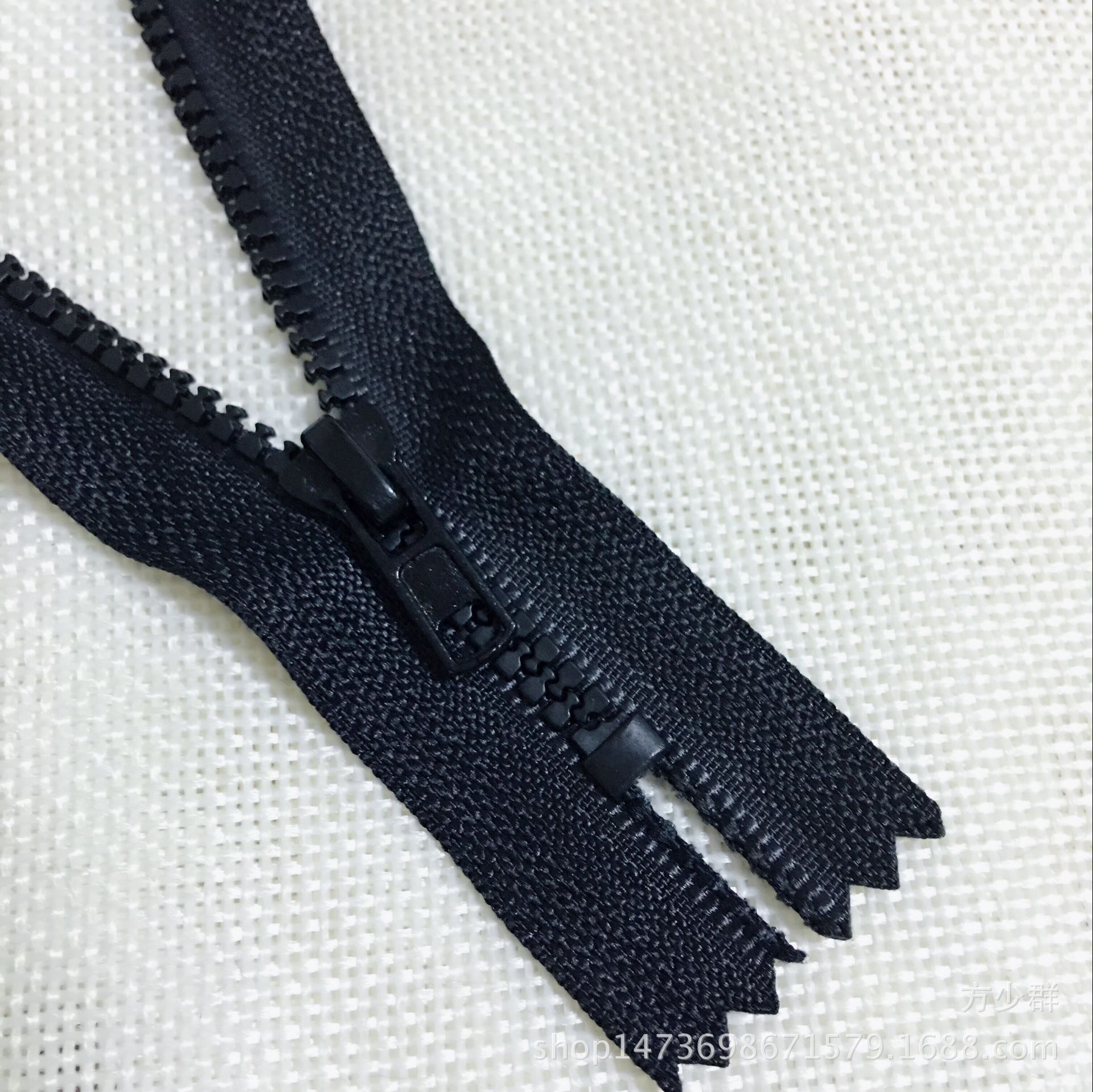 3号胶牙树脂闭尾自锁拉头拉链 鞋子服装运动用品辅料勿尾拉链