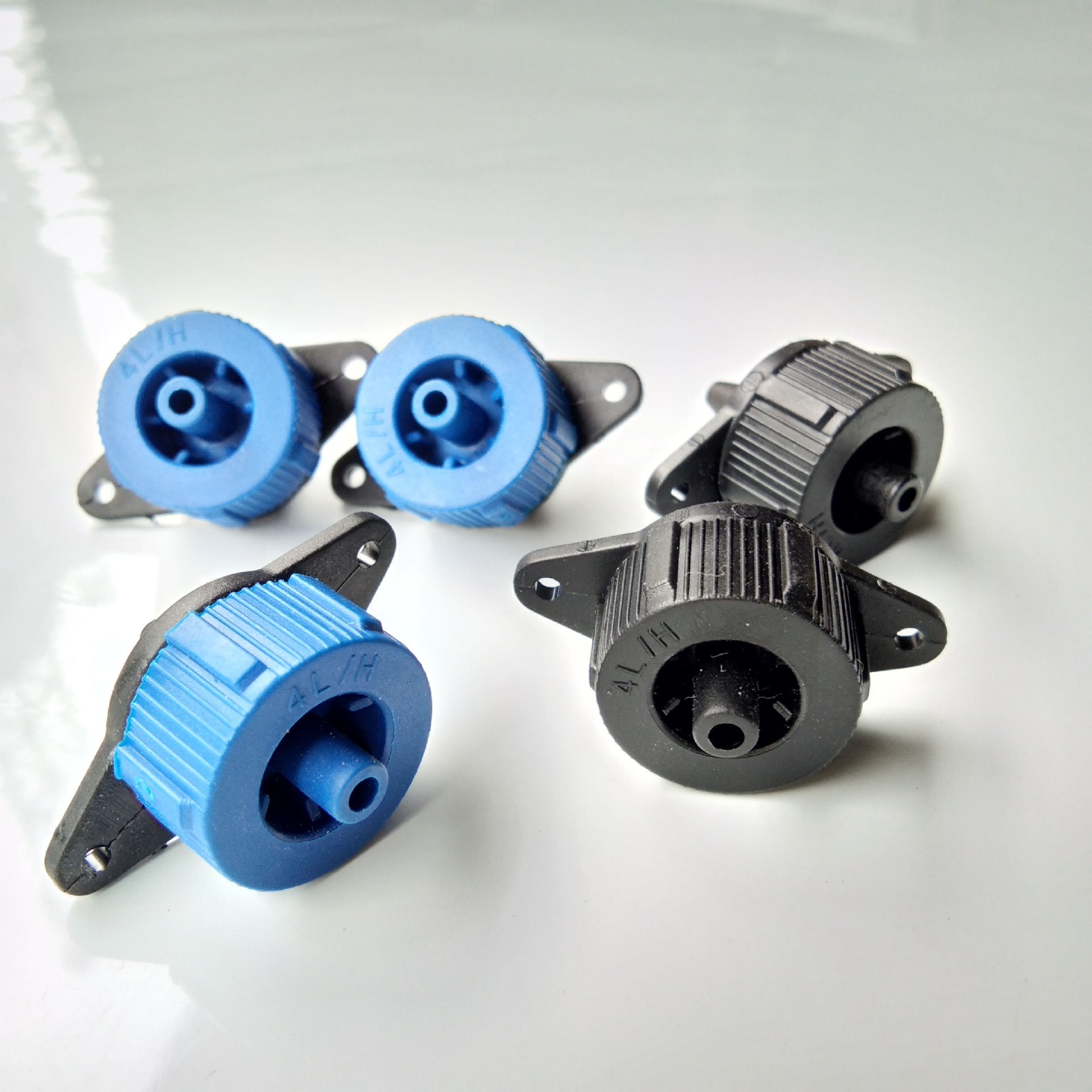 厂家直销农用滴灌滴头 出水量稳定优质耐用 压力补偿滴头