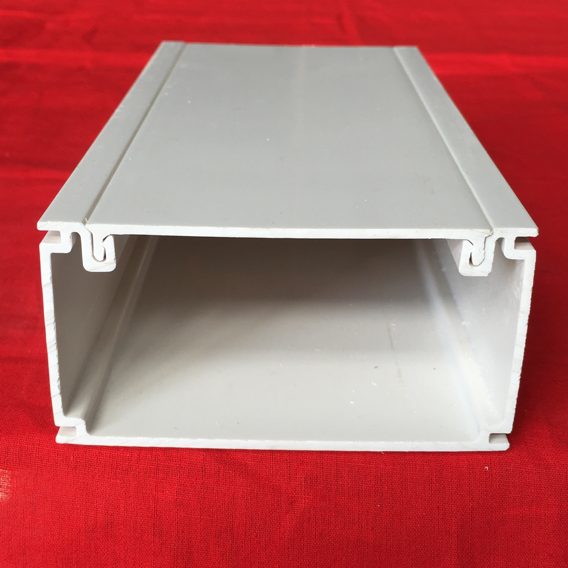 pvc明装线槽江苏型40*25中型鼓面型电线电缆保护套管厂家批直销