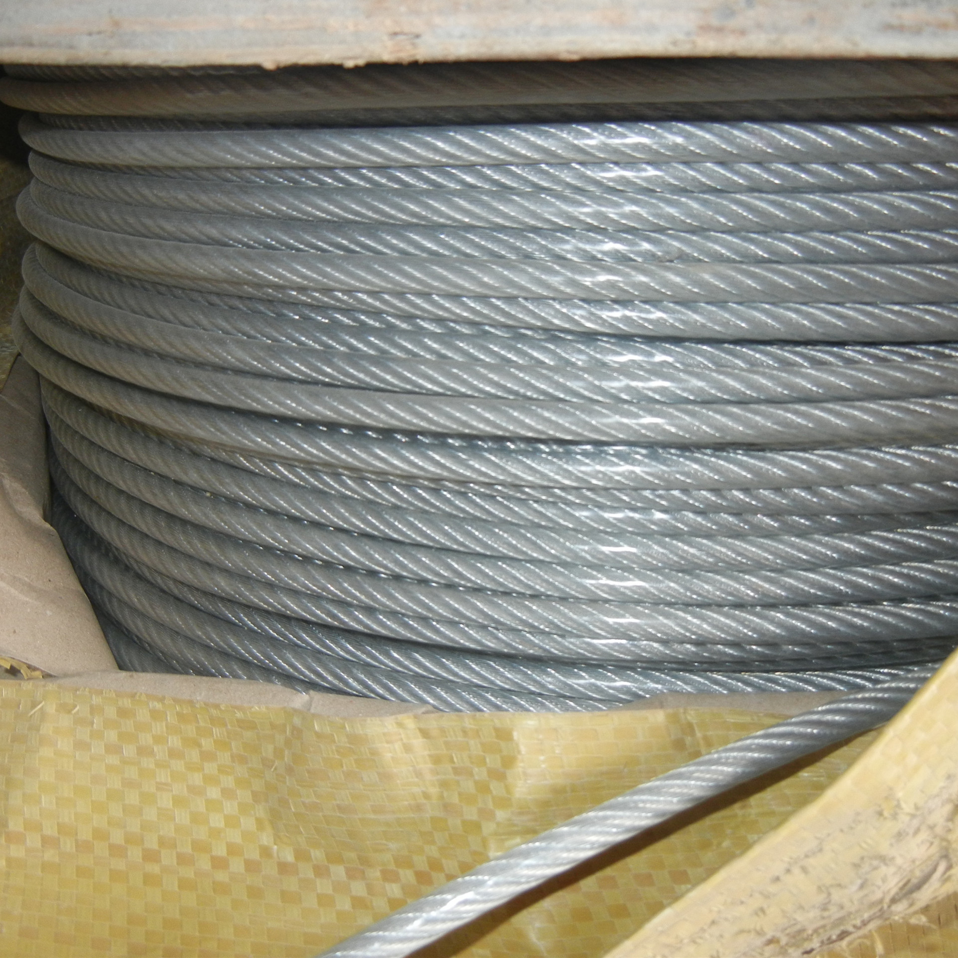 石家庄批发 直径7.5白皮 钢丝绳 镀锌涂塑 吊水泵 钢丝绳