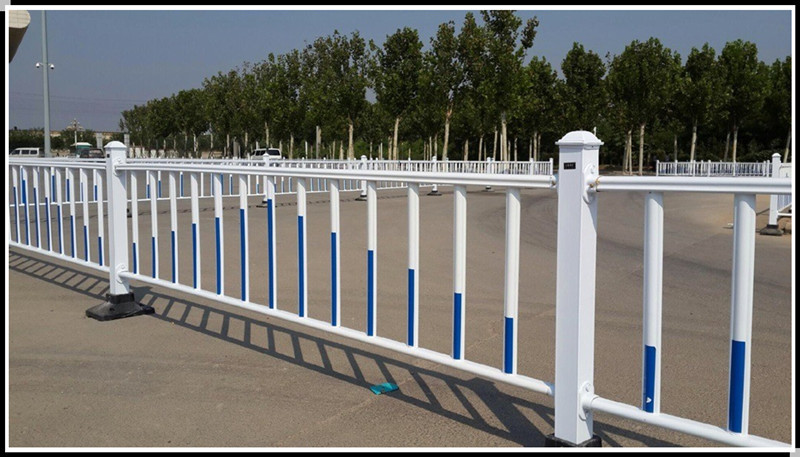 专业定制城市道路护栏 马路中央道路隔离护栏 市政道路围栏