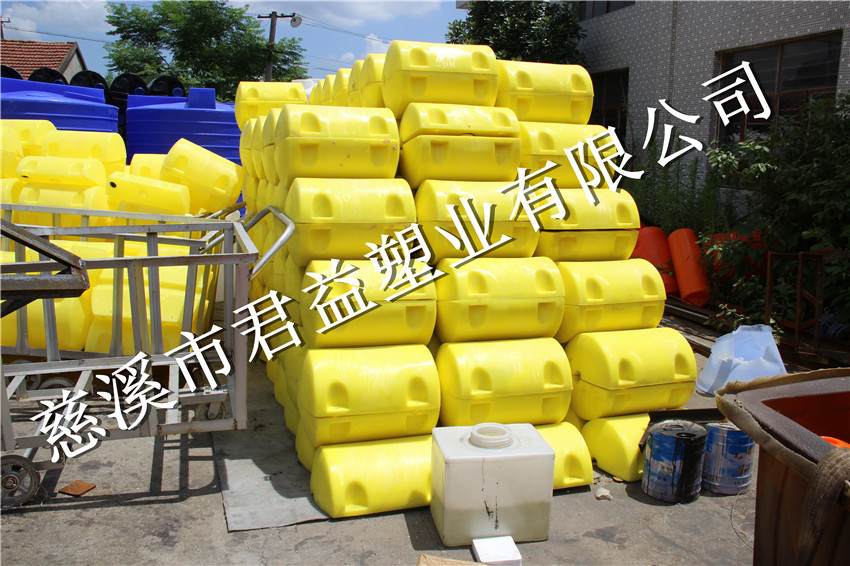 君益塑料浮体,直径400.长度600.内孔57mm