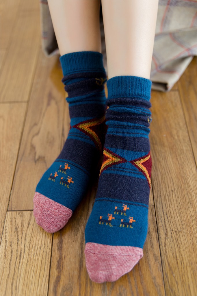 秋冬新款茶昕女袜子日系创意民族风中筒短袜赛龙舟堆堆袜