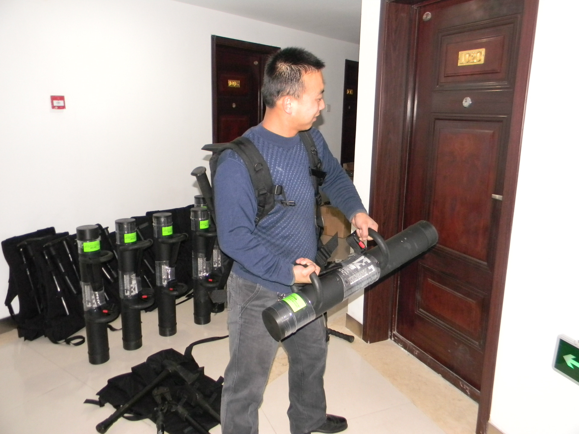 美国黑鹰破门工具美国原装黑鹰救援工具组美国黑鹰破门器破门工具