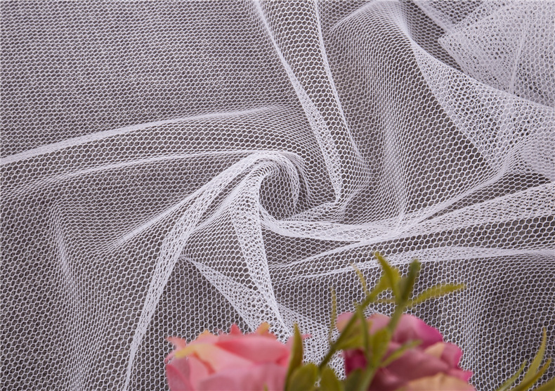 100g白色小眼鱼网布 婚纱舞台礼服蚊帐箱包里布鱼网 精梳染色网布