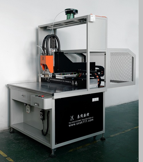 螺母植入,如何选择一台适合自己的全自动螺母机