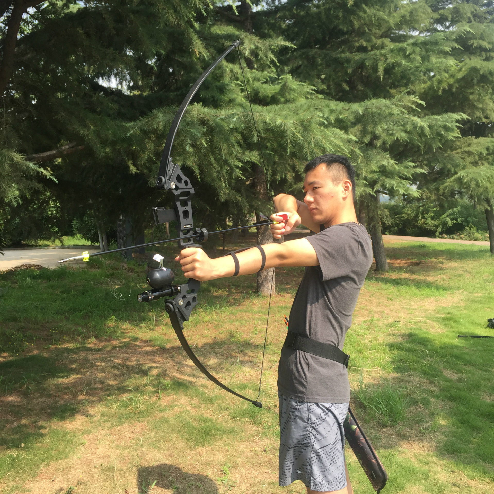 弓箭套装 传统反曲直拉弓 狩猎射击竞技打野鸡弓箭弹射弓箭批发