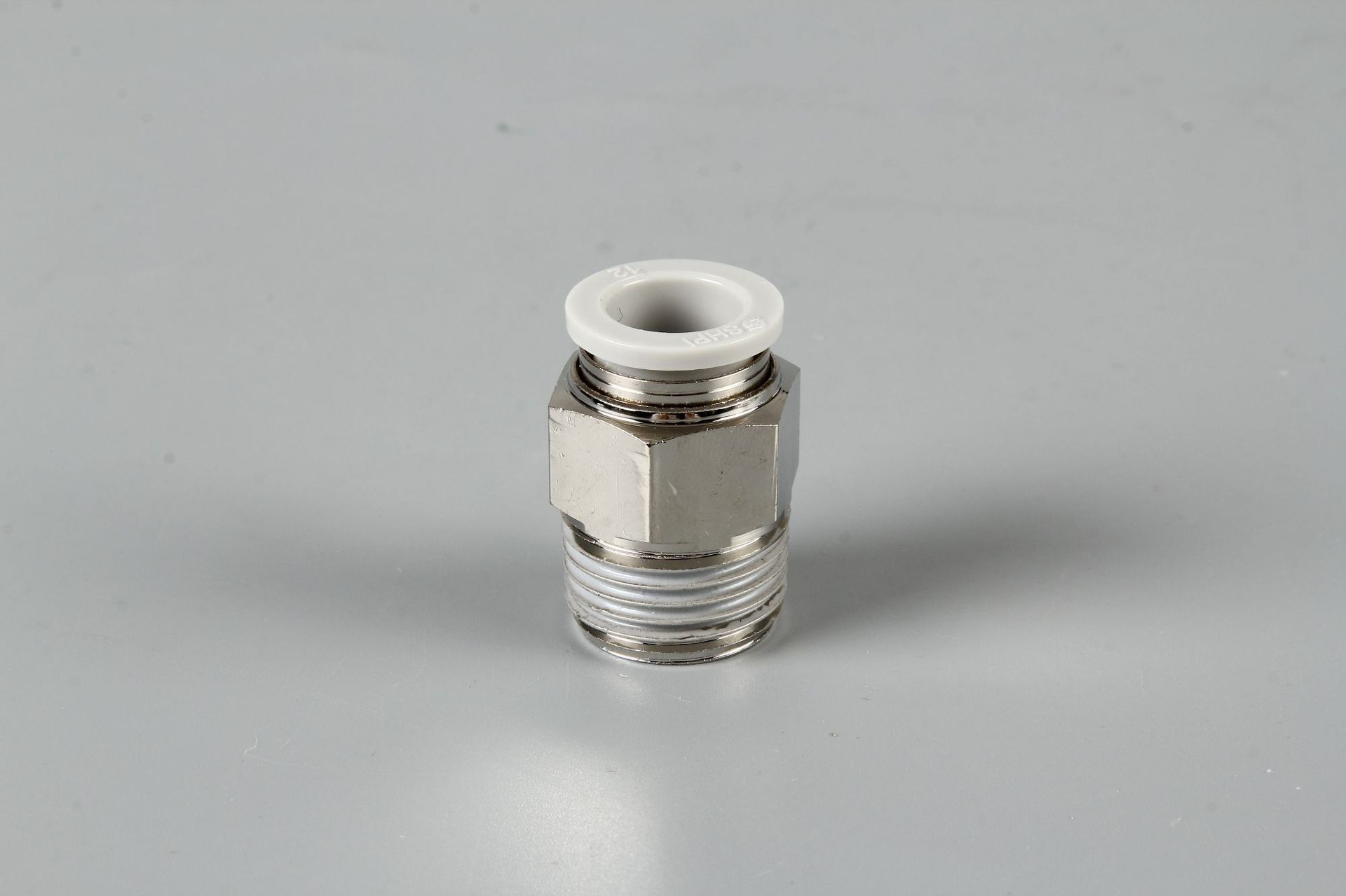 高品质台湾品牌pc系列直通快插式气动管白色接头全铜镀镍外螺纹