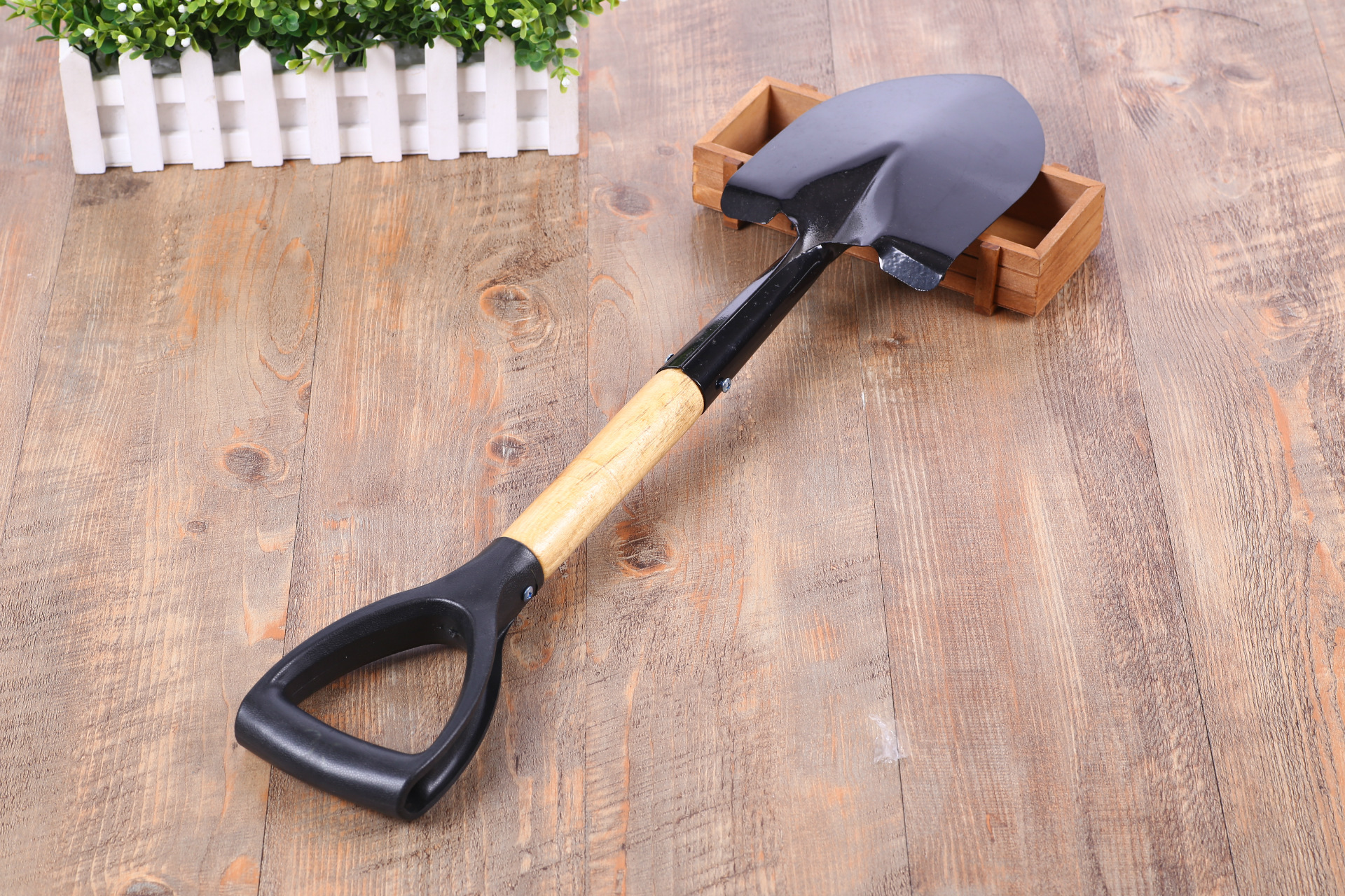 yiwu daily necessities wooden handle spade hardware agricultural