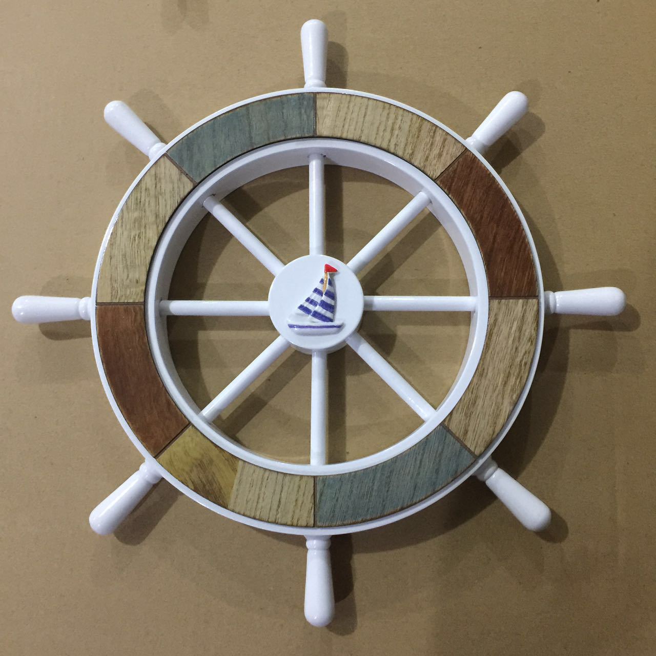 木制树脂相结合,属手工制作,复古做旧,古朴素美,尽显工艺的自然美.