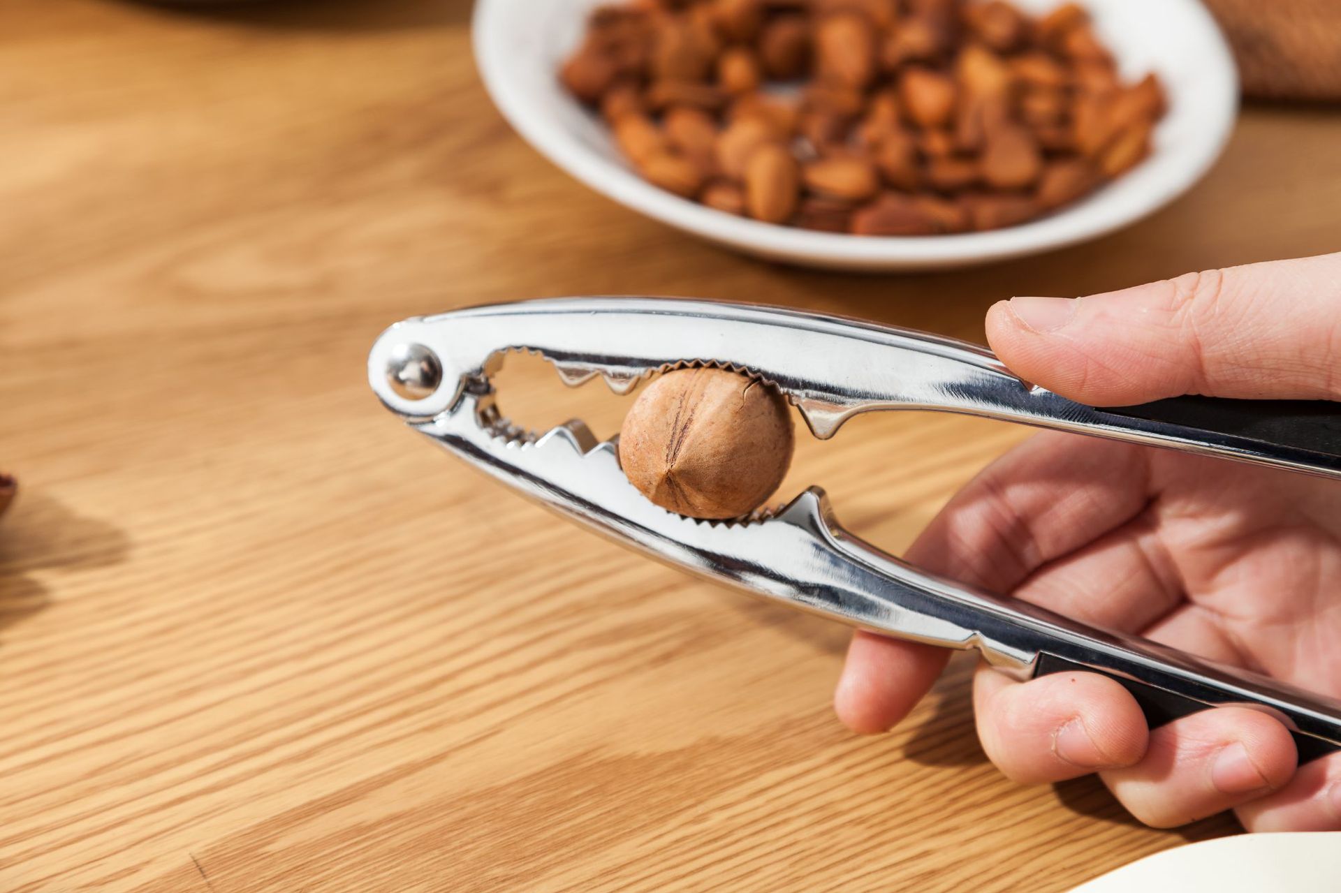 漏斗核桃夹子立式剥核桃工具坚果剥壳神器榛子大小山核桃钳子