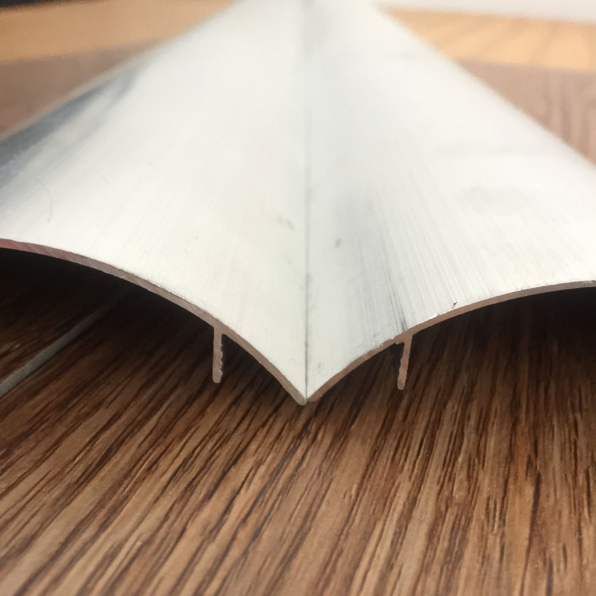 厂家直销8号 厚 地板槽 量大从优 物美价廉铝合金圆弧线槽走线槽