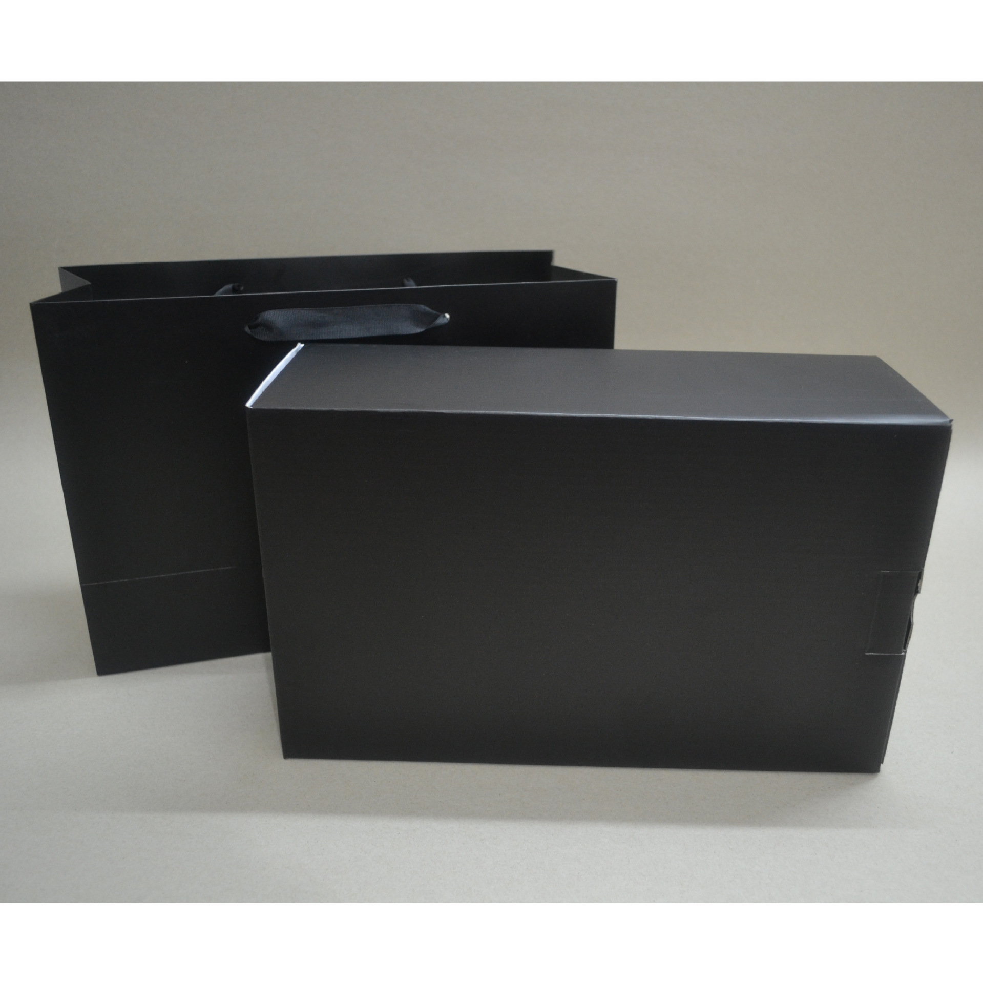 现货公版通用纸盒鞋盒包装瓦楞纸长方形黑色抽屉牛皮纸盒厂家定做