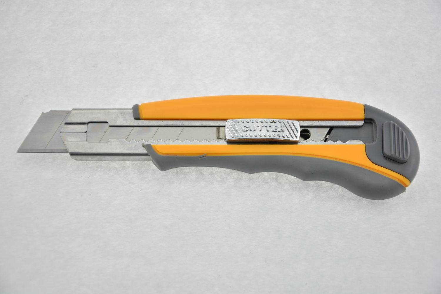 供应厂家美工刀 sk5牛角工具刀片 碳钢刀片 大号壁纸刀梯形可批发