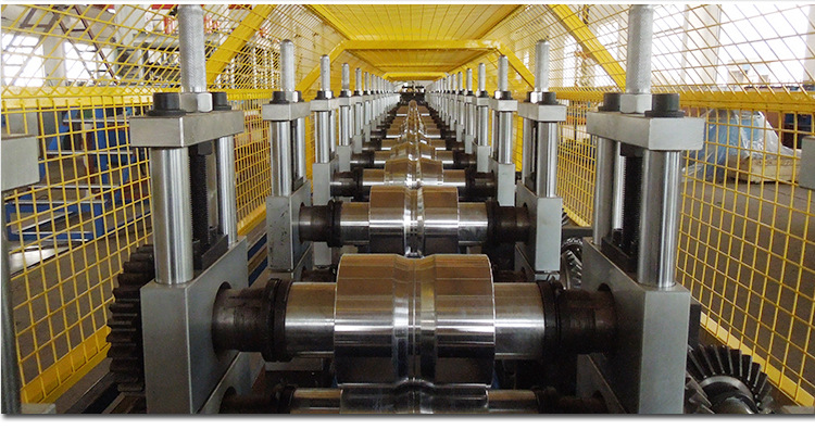 专业设计方管成型机 方管切90度角自动一次成型机 定制风管成型机