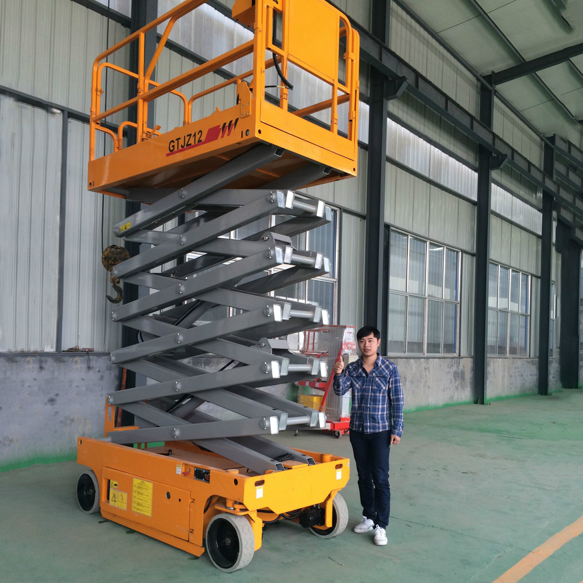 现货推荐厂家直销移动升降机自行走移动升降平台414米免费送货