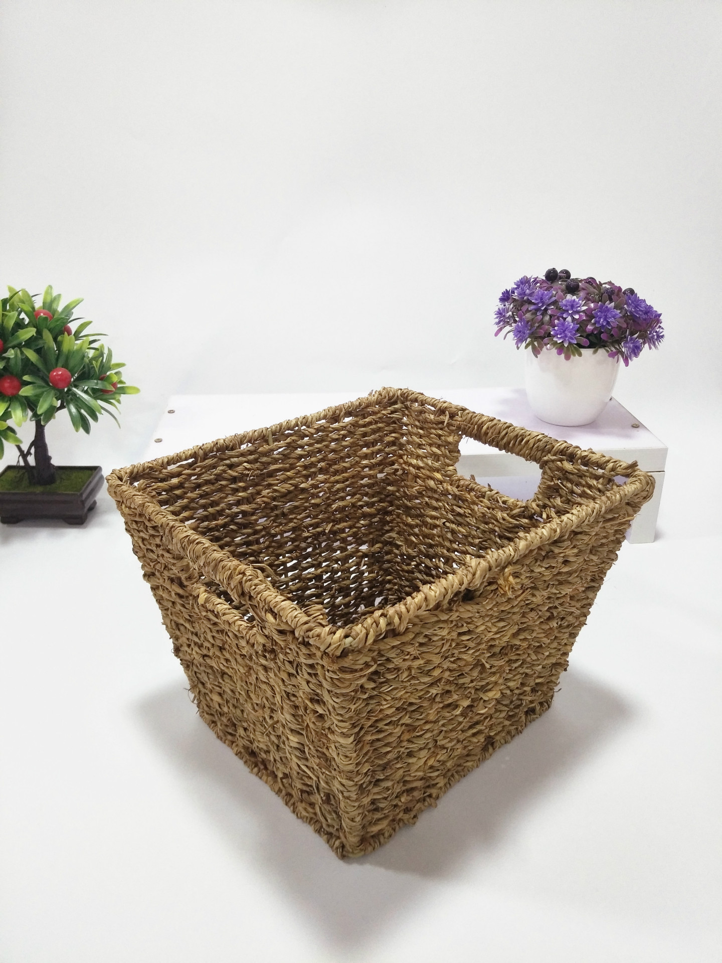 厂家直销水草编织收纳筐草编篮铁架储物筐水果篮手工编织收纳篮子