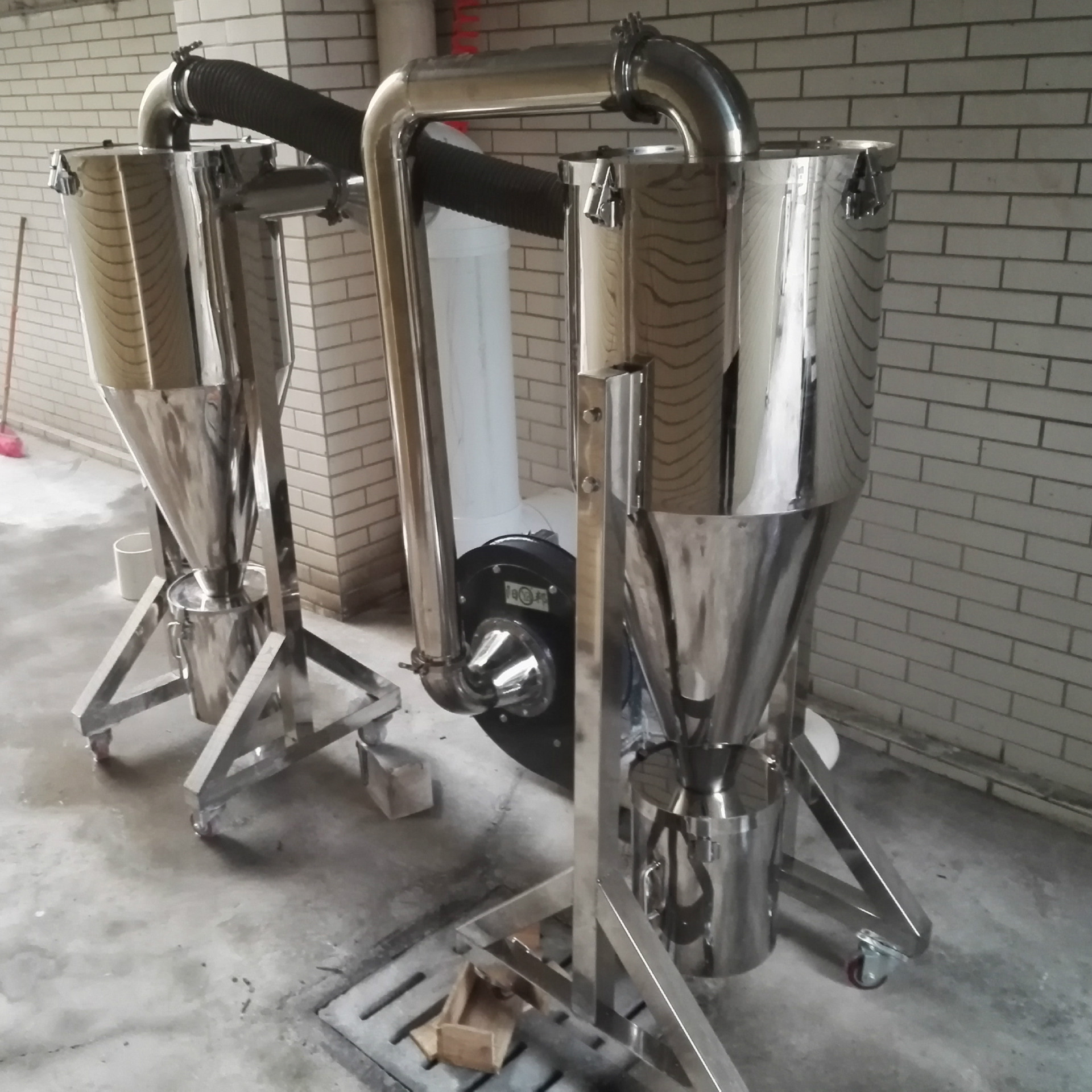 直销串联除尘器不锈钢粉尘旋风分离器外表光亮一年保修