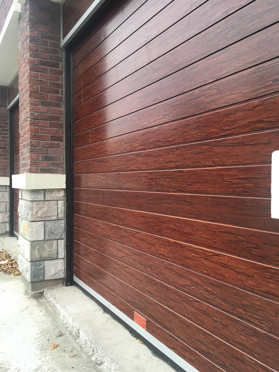 别墅豪华电动卷帘门 仿木纹车库门 翻板车库门 欧式电动卷帘门