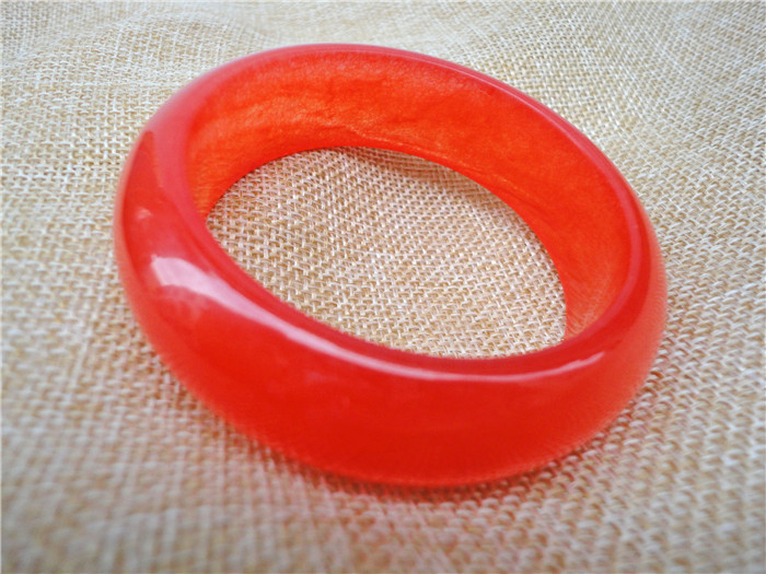 玉器工艺品 天然包邮鲜红色石英岩男女款手镯 厂家直销 送礼佳品