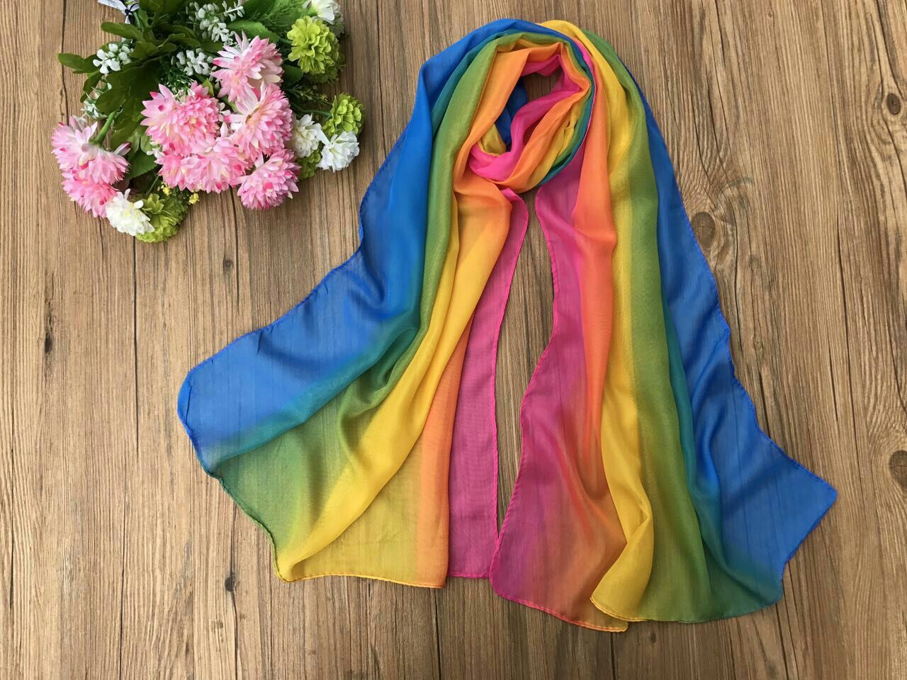 2020热销渐变色丝巾女士围巾披肩 乔其纱薄沙滩巾仿真