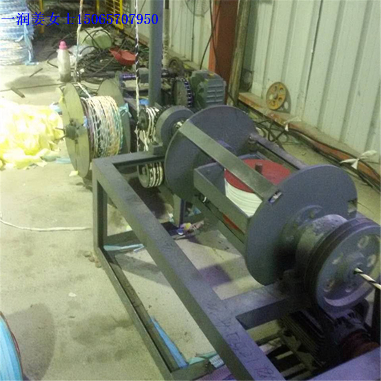 无纺布条制绳机 黄金纸打包绳机 电化铝布条捆扎绳搓绳纺绳机