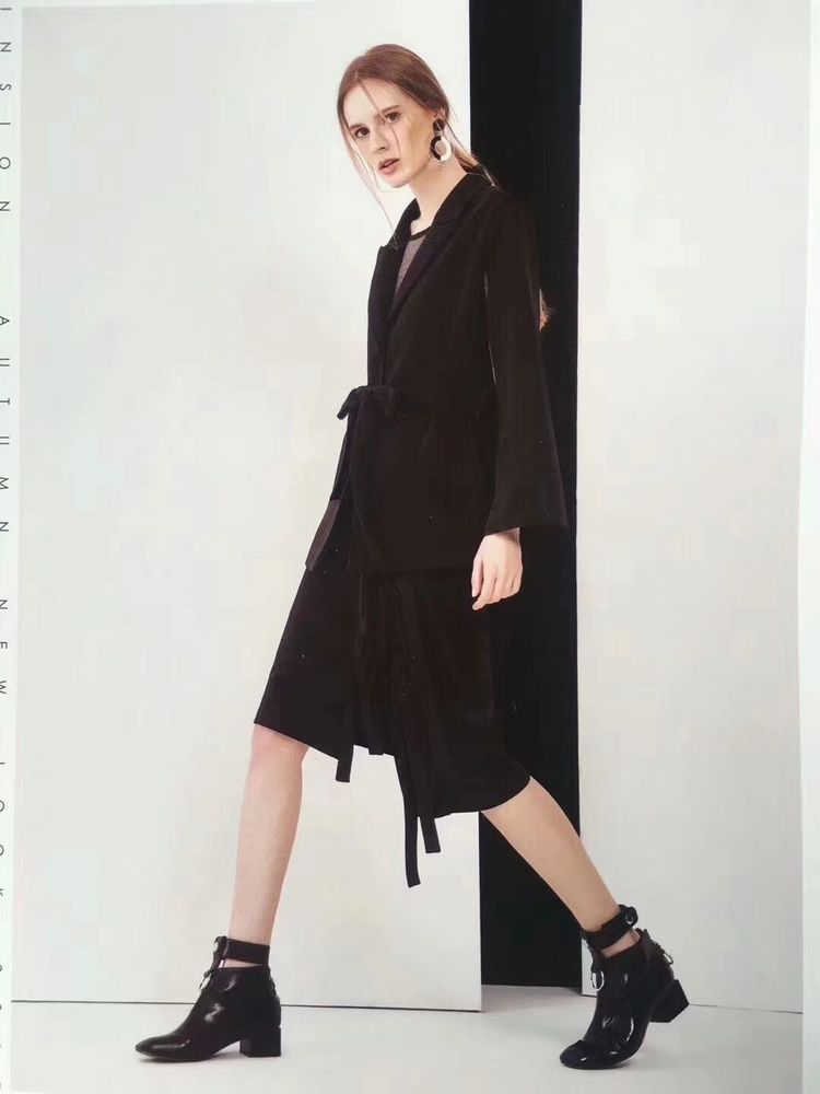 初次印象2018春装品牌折扣库存尾货女装分份走份批发