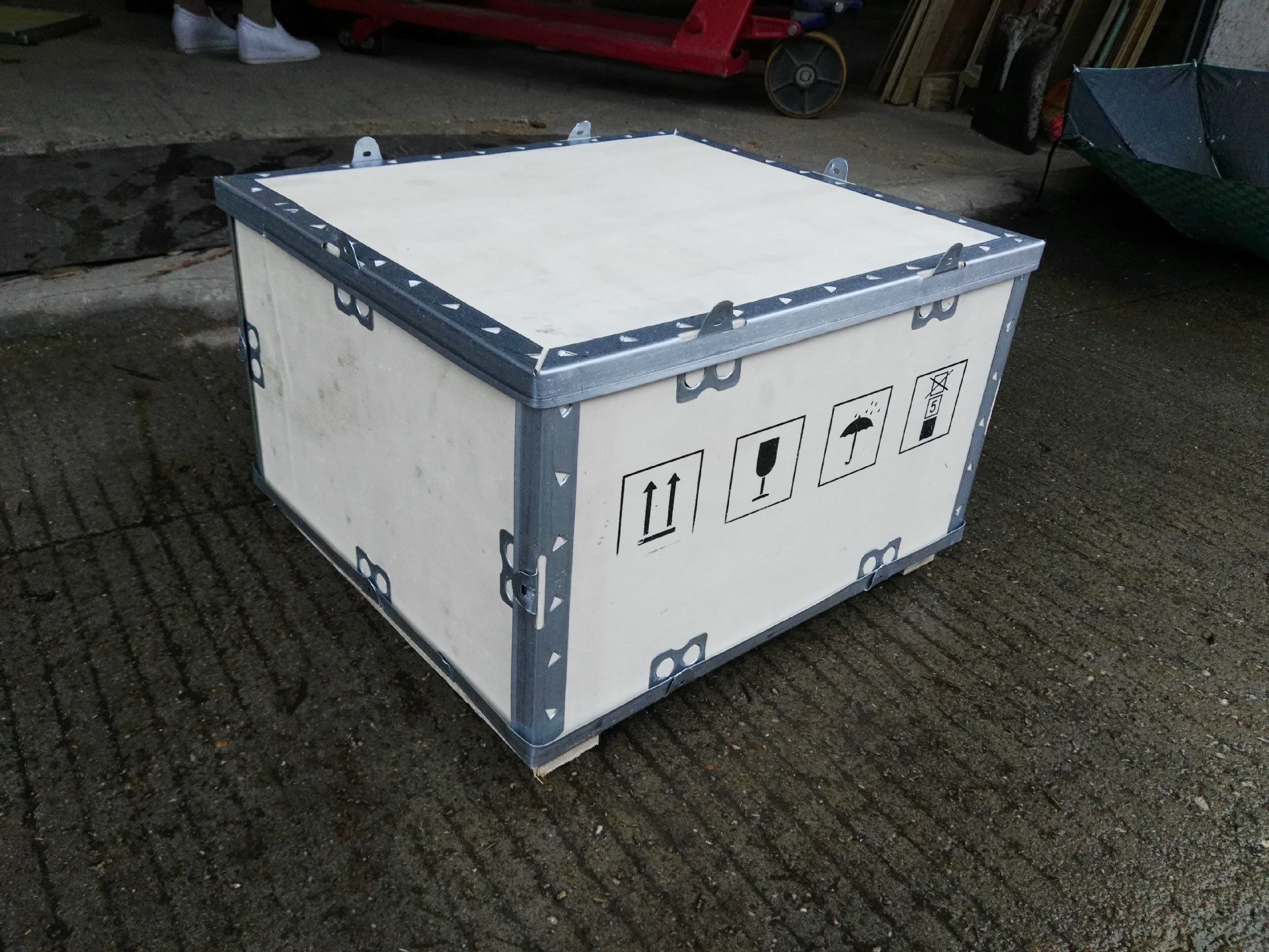 供应龙华大浪石岩钢带包装木箱,铁皮包边箱,可拆卸木箱