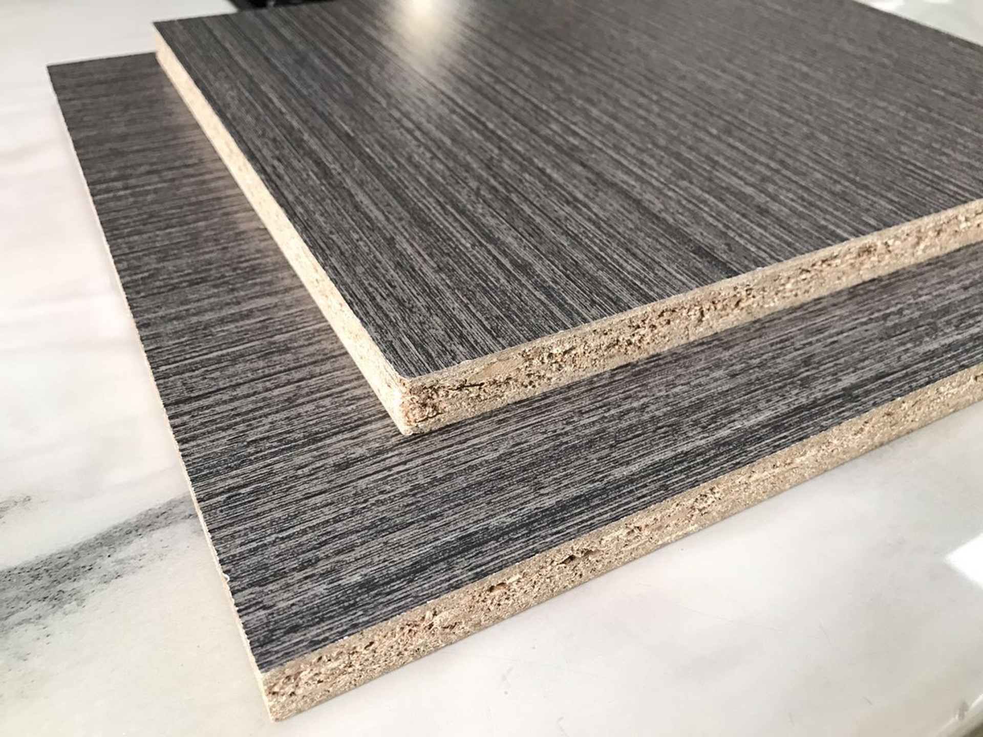 东莞湘纪源厂家热销环保e1免漆贴面刨花板/防潮防水实木颗粒板