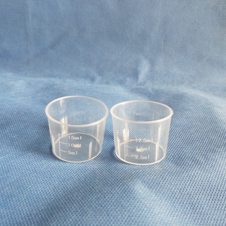 15ml小量杯 采用优质pp材质,刻度清晰,透明度高,5毫升一个刻度 高2.