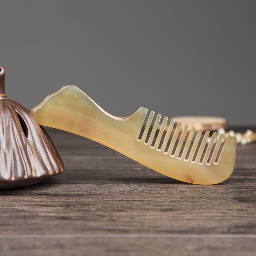 精品羊角梳天然加厚手工角梳17鱼尾梳粗齿定制批发保健防脱发