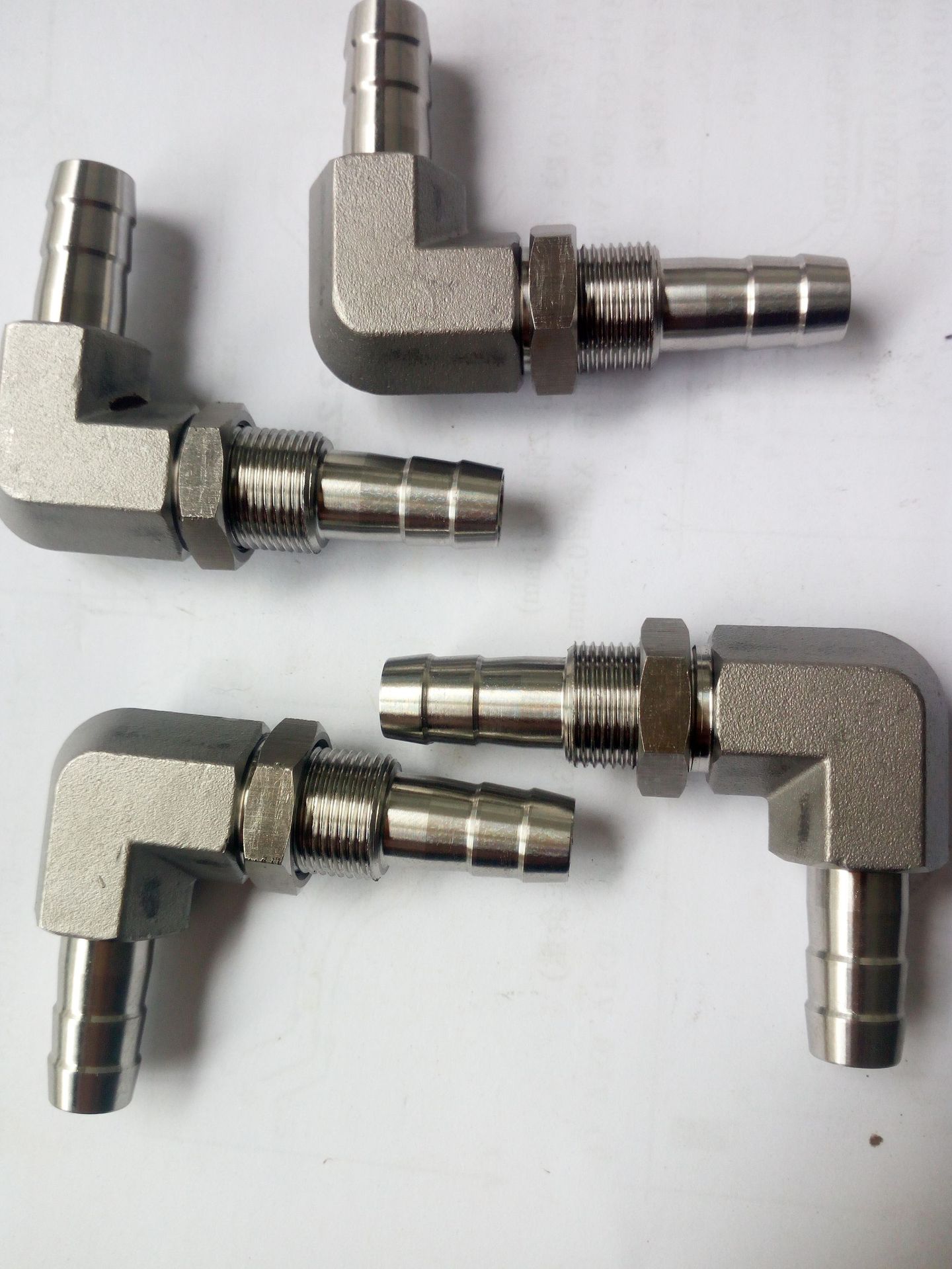 厂家直销304不锈钢弯头穿板宝塔接头 宝塔穿板气嘴 穿板隔板接头