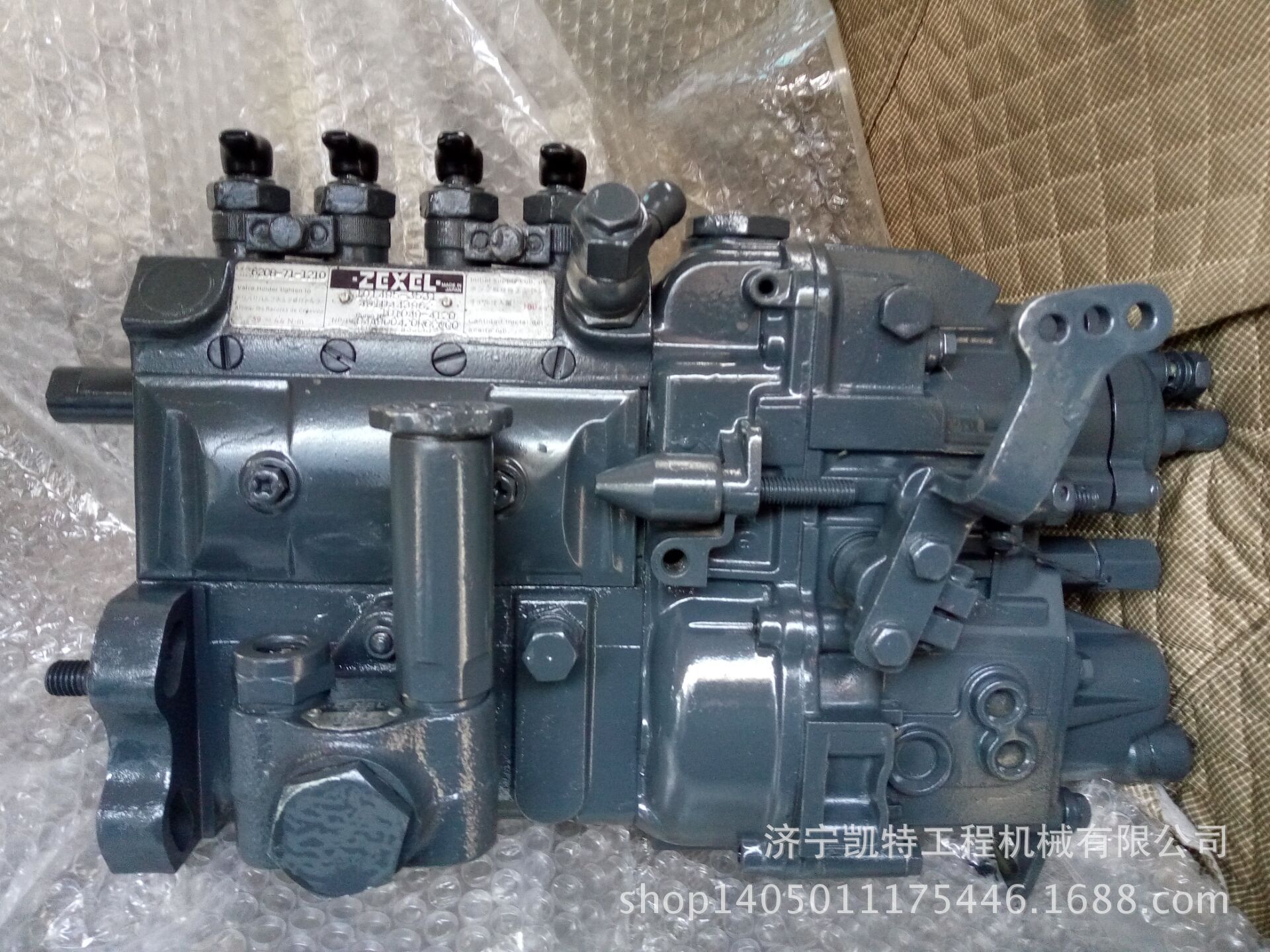 专业销售小松挖掘机和山推推土机全系械纯正零配件主营产品:液压泵