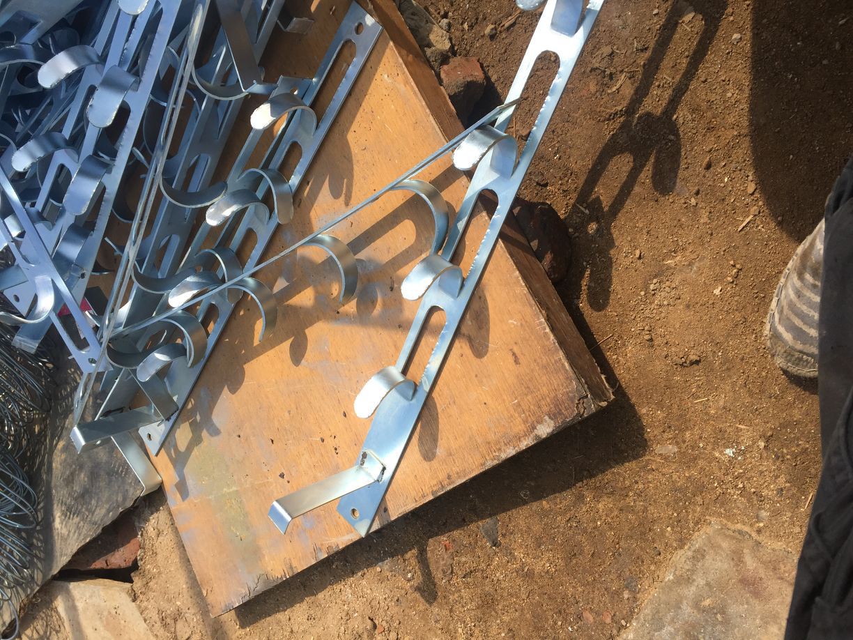 dlg直钩电缆挂钩 枣庄矿务局冲压巷道金属电缆挂钩 镀锌电缆挂钩