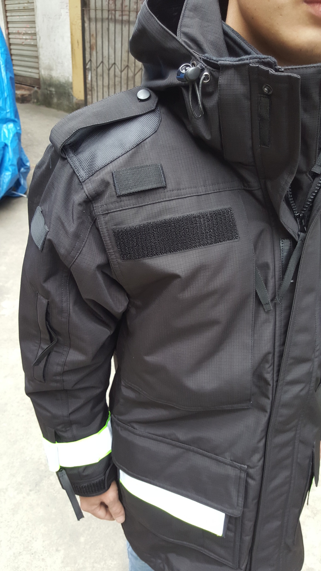 批发户外正品高亮反光执勤冲锋衣双层多功能防寒棉服网格作战棉服