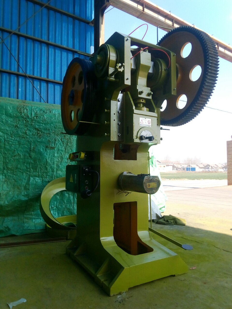 长期供应12吨16吨25吨40吨63吨铆钉机冲床厂家直销产地货源价优