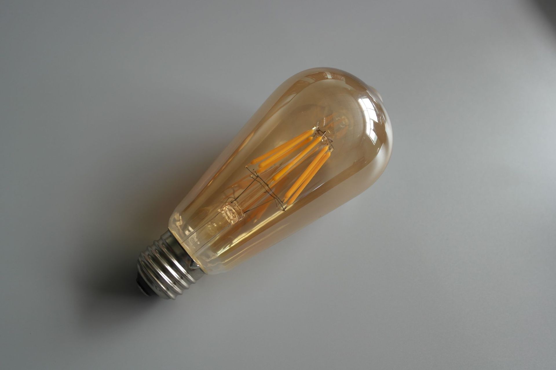 新款爱迪生st64灯泡 led球泡灯 4w6w8w美规120v灯丝灯led