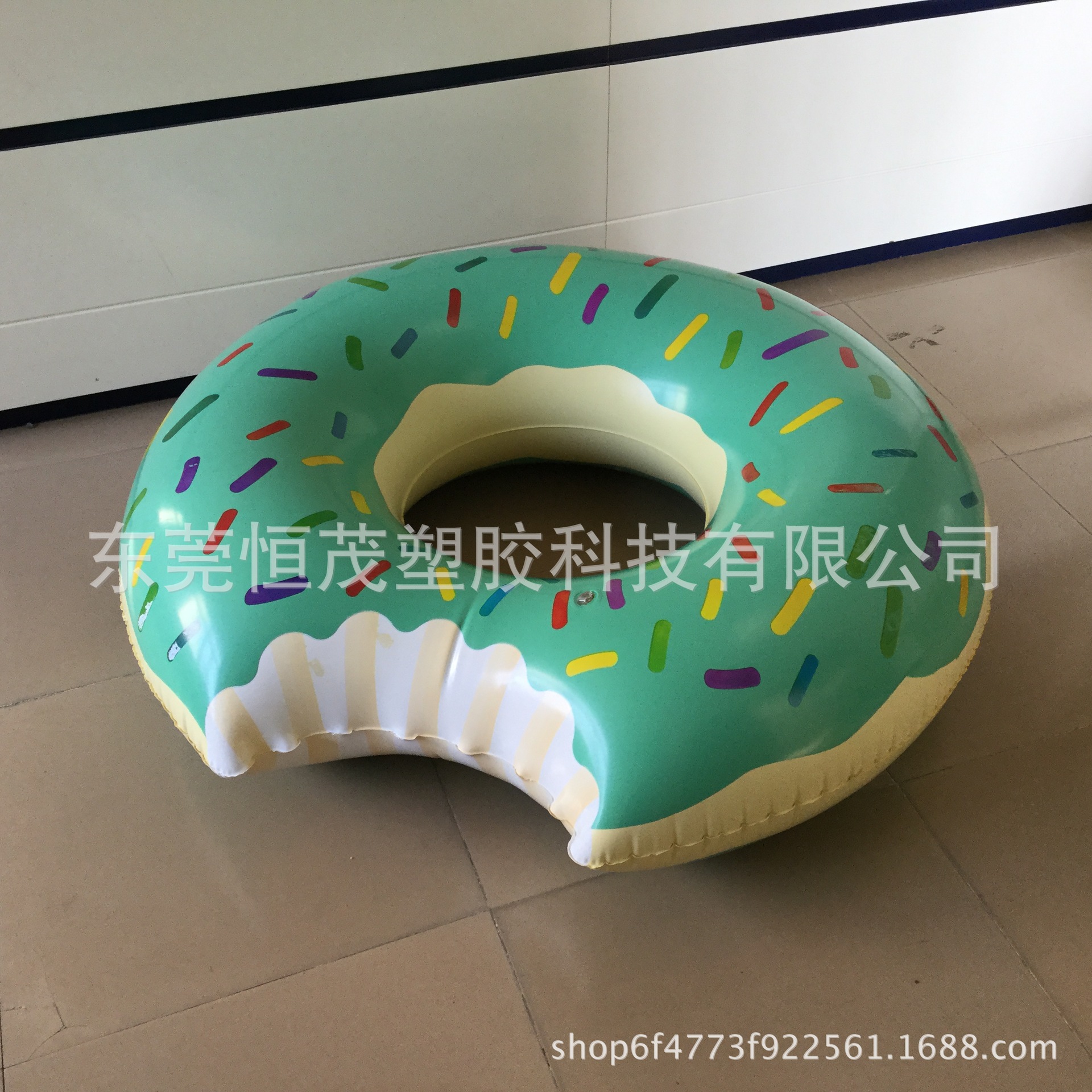 工厂现货成人加厚pvc水上充气巧克力甜甜圈游泳圈 巧克力饼干圈